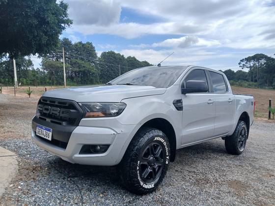 FORD RANGER 2.2 XLS 4X4 CD 16V DIESEL 4P AUTOMÁTICO
